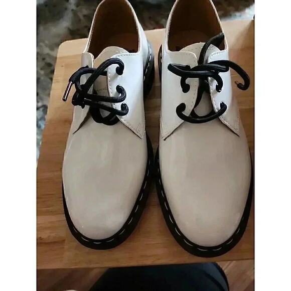 Doc Martens 1461 Oxford 3 Eye Shoes Smooth White Womens Size US 10 New With Box - Picture 1 of 11